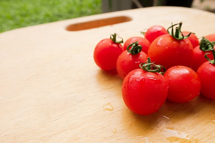 Vor dem verarbeiten der Tomaten sollte man die Haut entfernen. 