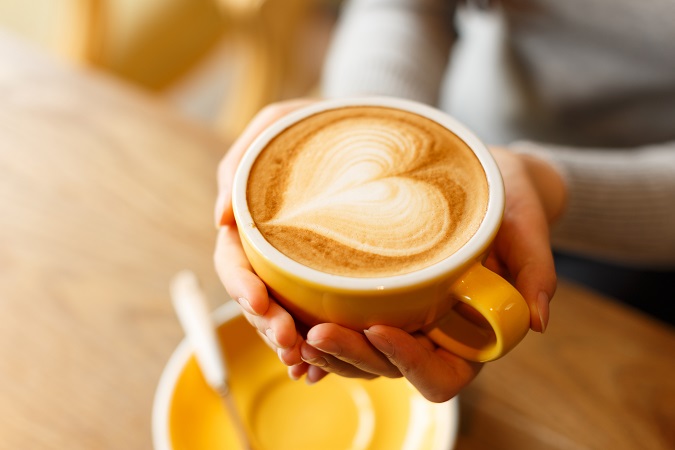 Die Zubereitung von einem perfekten Cappuccino beginnt bereits bei der Auswahl der Zutaten. (#01)