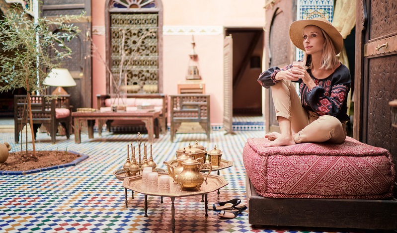 Der orientalische Einrichtungsstil wird immer beliebter, denn er bietet die Möglichkeit, sich individuell, stilvoll und überaus wohnlich einzurichten. ( Foto: Shutterstock-kudla)