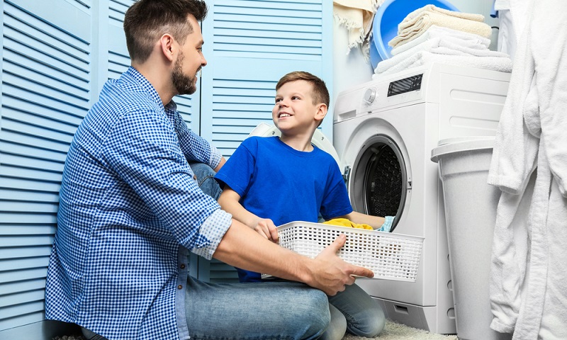 Die Teppiche sollten nicht bei zu hohen Temperaturen gewaschen werden. ( Foto: Shutterstock-Africa Studio)