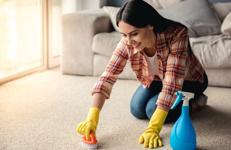  Ein bekannter Tipp in Bezug auf die Hausmittel für Flecken auf dem Teppich ist das Salz.  ( Foto: Shutterstock- VGstockstudio )