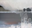 Hausmittel gegen Eisbildung im Gefrierfach: Natron, Speiseöl, (Foto: AdobeStock 274945083 Yanukit)