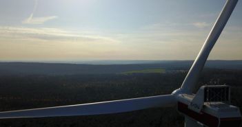 EnBW und Kommune sichern nachhaltigen Betrieb für 25 Jahre Windpark Grömbach produziert jährlich 16.600 MWh sauberen Strom (Foto: Andre Klebe, Vestas Wind Systems A/S)