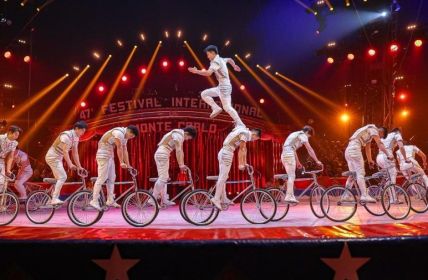 Heilbronner Weihnachtscircus feiert 25 Jahre mit spektakulärem internationalen Ensemble Heilbronner Weihnachtscircus feiert 25 Jahre mit spektakulärem internationalen (Foto: Charles Knie GmbH)