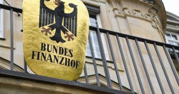 BFH-Urteil erweitert Steuerbefreiung geerbter Familienheime um Garten- und (Foto: AdobeStock - nmann77 - 360664041)